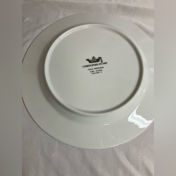 Elegant White Dinner Plates with Blue and Gold Accents - Picture 6 of 6